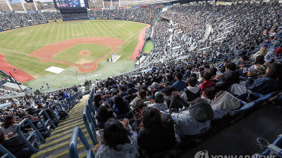 프로야구, 60경기 만에 100만 관중 달성…역대 최소 경기 기록