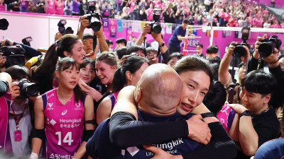 '우승하고 작별' 아본단자 감독 '선수들이 일군 대단한 성과'