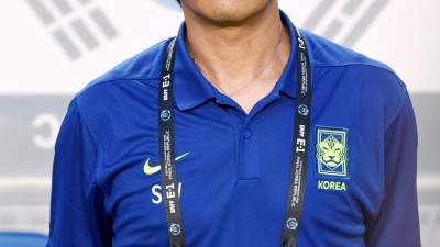 [포토]중국전 치르는 신상우 감독