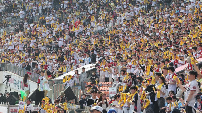 전반기 최초 700만 관중 돌파, 최정 500홈런, KIA 최형우까지...대기록도 풍성했던 2025 KBO리그