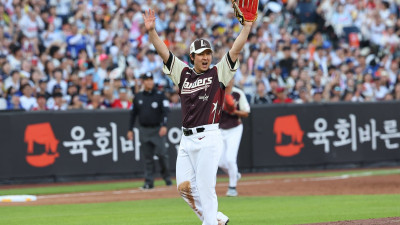KBO리그 역대 최초 500홈런 고지 정복한 SSG 최정 “홈런 더비는 너무 못해서 창피해요”…마운드에 올라 0.1이닝 무실점으로 ‘깜짝 호투’