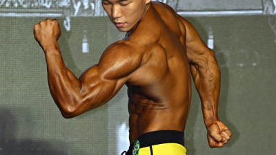 2025 WNGP 서울대회 피지크 에이지 그랑프리 이수홍, 포즈가 예술! [포토]