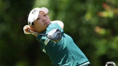 ‘장타자가 돌아왔다’ 방신실, 부상 딛고 완벽한 역전승… 대상 경쟁 불 지폈다