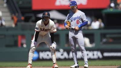 ‘도쿄 때처럼!’ 이정후, 야마모토 상대 2루타 ‘쾅!’…경기는 연장 접전 끝 LAD 승리