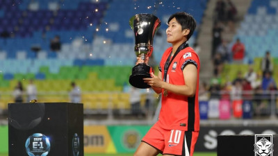 “20년 동안 옆에서 박수만 쳤다”… 레전드 지소연에게도 대표팀 우승컵은 처음이었다