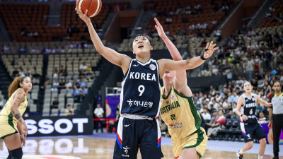 호주에 가로막힌 한국 女농구… 12년 만의 아시아컵 결승 불발