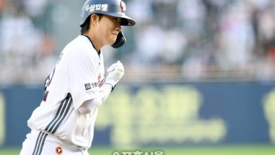 ‘허슬두 DNA→홈런쇼’ 두산, 독수리 군단 13-2 격파! 조성환 대행 “막내 2명이 최고의 활약 펼쳤다” [SS잠실in]