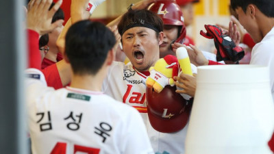 ‘화끈한 홈런 쇼+불펜 호투’ SSG, 키움 9-3 격파! 이숭용 감독 “이지영-전영준, 팀 승리 이끌었다” [SS문학in]
