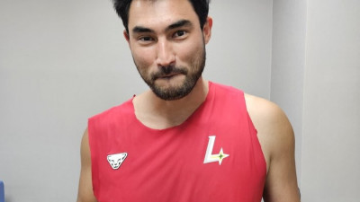 “더울 땐 두 그릇!” 화이트, 팥빙수에 푹 빠졌다…한국인 피 어디 안 간다 [백스톱]