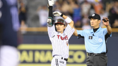 “강백호 최고!” LG가 다시 1위로 올라선 날, 신민재가 전한 ‘감사 인사’ [백스톱]