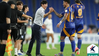 울산 데뷔전서 ‘난 놈 기운’ 뽐낸 신태용 “VAR 오래 걸려서 경험상 골 직감” [현장 일문일답]