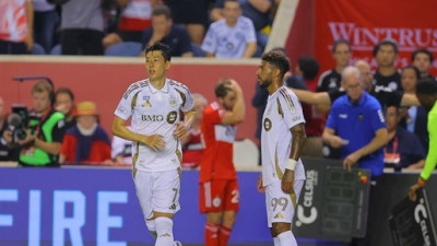 LAFC 손흥민, 美 MLS 역사적 데뷔전 PK 동점골 유도 30분 활약