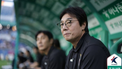 역전승에도 웃지 못한 황선홍 감독 “순간적으로 방심해 나오는 실점 많아, 이창근은 손가락 골절로 수술해야 할 수도”[현장인터뷰]