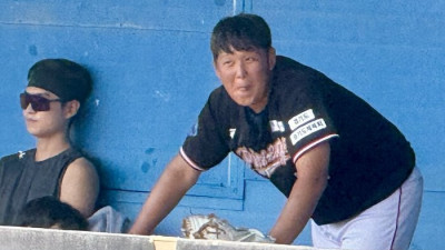 [단독] ‘미성년자 성범죄’ 서준원, 부정선수 신분 야구장 출입 논란, 현장 관계자와 ‘실랑이’까지