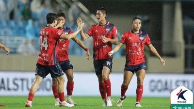 경기당 평균 1.65점의 김천이 2위, 역대 가장 약한 준우승팀 나온다? 독주 못 막는 2인자들, 전북만 웃는다