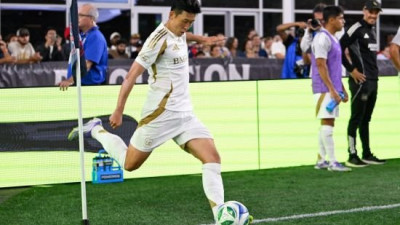 손흥민 LAFC 데뷔골…댈러스 상대로 프리킥골