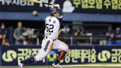 “준순아, 너로 인해 이긴 경기가 훨씬 더 많다.
 이겨내라”…고졸신인 내야수 박준순을 위한 조성환 감독대행의 ‘캐치볼 심리 치료’
