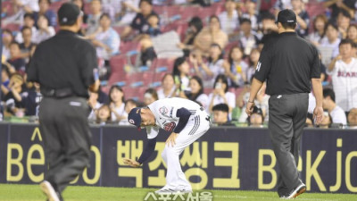 [포토] 조성환 감독대행, 퇴장 각오하고 항의