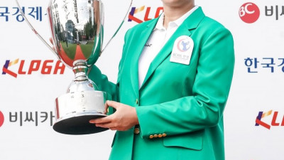 19세 김민솔, ‘와이어 투 와이어’ 생애 첫 우승…두산건설 품은 원석에서 KLPGA 샛별로 ‘우뚝’ [SS포커스]