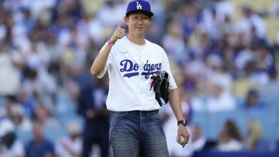“완벽한 스트라이크” MLB 극찬…손흥민, 7번 새겨진 다저스 유니폼 입고 생애 첫 ‘시구’