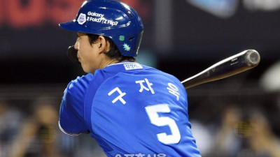 [포토]삼성 구자욱, 추격하는 2타점 2루타