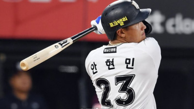 올시즌 KBO 최고의 ‘히트 상품’답네→강철매직 “안현민, 체력 떨어진 것 같은데, 훈련도 안 거른다” [SS수원in]