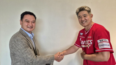 5강 싸움 힘 보태나…SSG, 이숭용 감독과 최대 3년 재계약