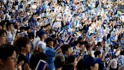 '뜨거운 야구열풍' KBO, 韓스포츠 최다 관중 신기록···1090만명 돌파