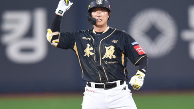 [포토] 이호연, 7회 만루서 2타점 적시2루타