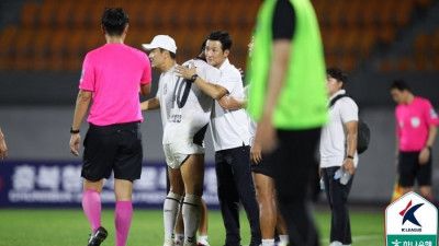 이을용도 1년 못 채웠다…2부서 6시즌째인데 지지부진한 ‘체질’ 개선, 이흥실 대표 체제 경남의 ‘과제’는