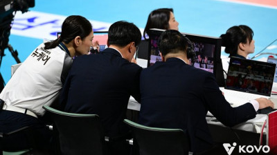 논란의 미드랠리 판독, 컵 대회부터 사라진다…그린카드도 폐지