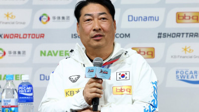 결국, 다시 윤재명 감독 체제로…빙상연맹, 이사회 의결