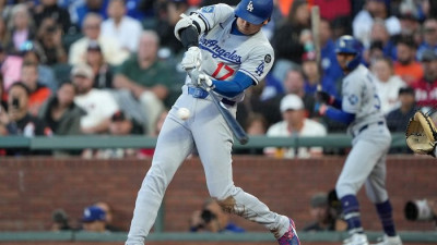 이정후-김혜성 없는 LAD-SF 라이벌전, 오타니 ‘시즌 49호’ 쾅!→2년 연속 50홈런 ‘-1’…LAD도 대승