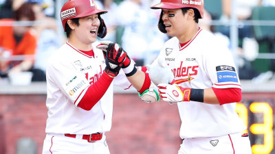 ‘KBO리그 역대 4호’ 진기록 쓰였다… ‘홈런군단’ SSG, 4타자 연속 아치 포효