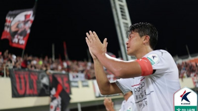 리그 전 경기 출전에 지상 경합 1위·공중 경합 2위…‘주장’ 전민광, 2위 경쟁 포항의 숨은 ‘원동력’