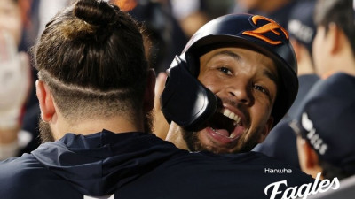 LG와 2.5G 차! 플로리얼 2안타 3타점+류현진 ‘시즌 9승’…한화, KIA 꺾고 ‘3연승 질주’ [SS광주in]