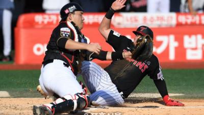 [포토]LG 오스틴, 아슬아슬 홈 승부