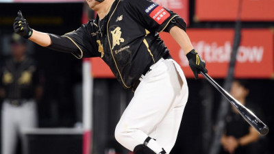 [포토]적시타 KT 장성우, 쫓아간다!