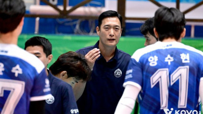 ‘역전패’ 김상우 감독 “젊은 선수들 최선 다했다, 보이지 않는 범실·부족함이 결과 넘겨줬다”[현장인터뷰]