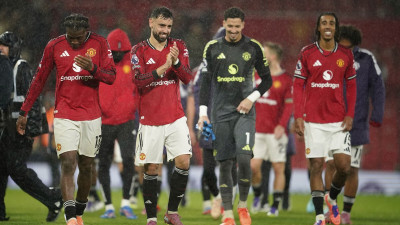 위기의 맨유, 10대10 우중 혈투 끝에 첼시 잡고 10위로 상승