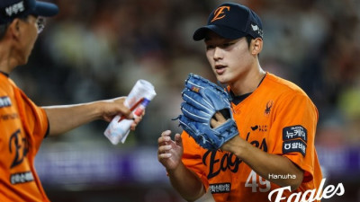 “기대한 것보다 잘 던지네” 드디어 ‘날갯짓’ 펼친 독립리그 ‘신화’→한화 가을야구 ’히든카드’로 거듭난 윤산흠 [SS시선집중]