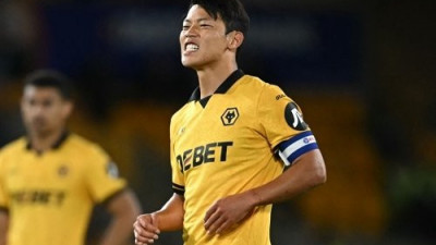 ‘기용’ 안 하는 감독에 경쟁자 라르센도 장기 계약…시즌 첫 ‘결장’ 황희찬, 예정됐던 가시밭길