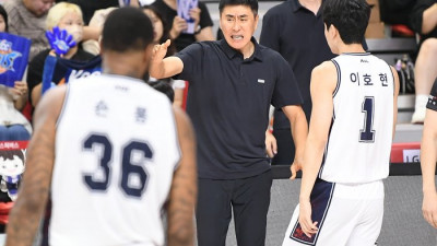 우승 후보인데 ‘충격의 시범 2연패’ KCC, 3점슛 밀리면 올시즌 ‘변화’도 없다 [SS시선집중]