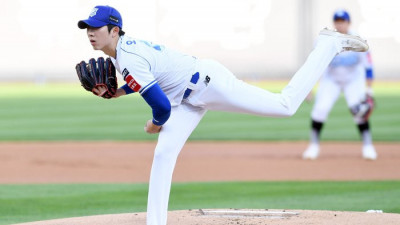 ‘KKKKKKK+후반기 첫 승’ 오원석…이강철 감독 “부진 씻는 투구로 팀 승리 이끌어” [SS수원in]