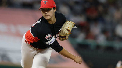 ‘루키 루키 KIA 슈퍼 루키 루키’ 김태형, 이러니 사령탑 얼굴에 웃음꽃 피지! “나중에는 삼자범퇴 이닝 만들고 싶어요” [SS고척in]