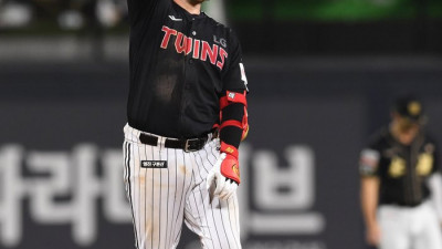 ‘LG 최초’ 오스틴, 류현진 상대 선제 솔로포→구단 역사 새로 썼다! 2년 연속 30홈런 ‘쾌거’ [SS대전in]