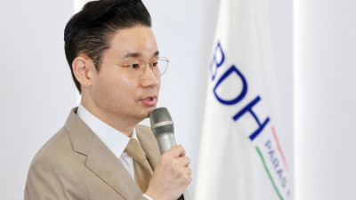 ‘새 역사 불발’ 배동현 이사장, IPC 위원장 아쉽게 낙선…현 위원장 앤드류 파슨스 ‘3선’ 성공