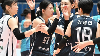 높았던 ‘도로공사의 벽’… 김종민호, GS칼텍스 누르고 14년 만의 KOVO컵 우승 도전