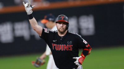 우승까지 ‘1승’ 남았다! LG, 선발 전원 안타→오랜만에 ‘메가 트윈스’ 가동…한화 꺾고 ‘매직 넘버 1’ [SS대전in]