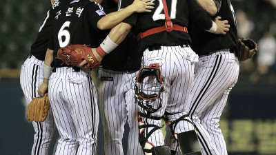 기어코 줄여냈다… KS 직행 성큼 다가간 LG, 한화 잡고 매직넘버 ‘1’
